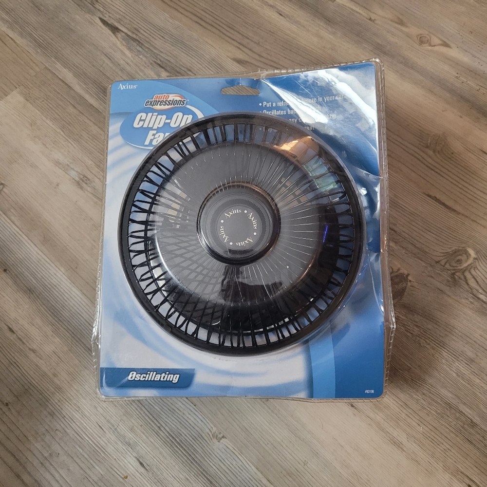 Auto Expressions Clip-On Oscillating Fan